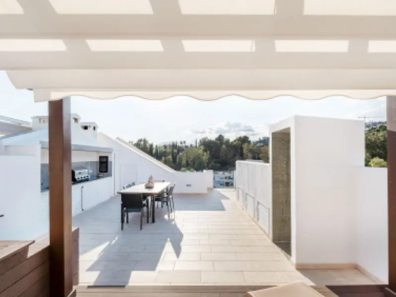 Stunning Penthouse with Golf Course Views in La Quinta