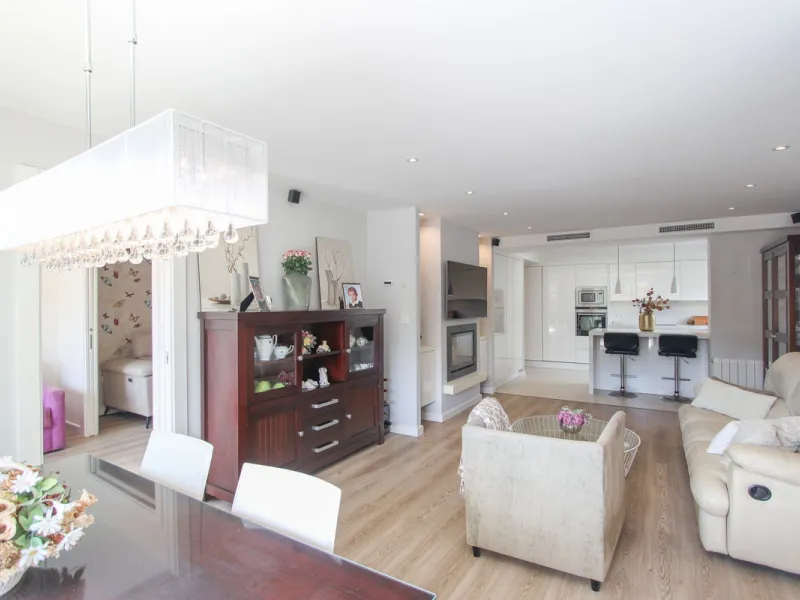 Apartment - Ground Floor Apartment в продаже в Marbella, Málaga. В доме 3 спален и 2 ванных комнат. Площадь дома 166 м²