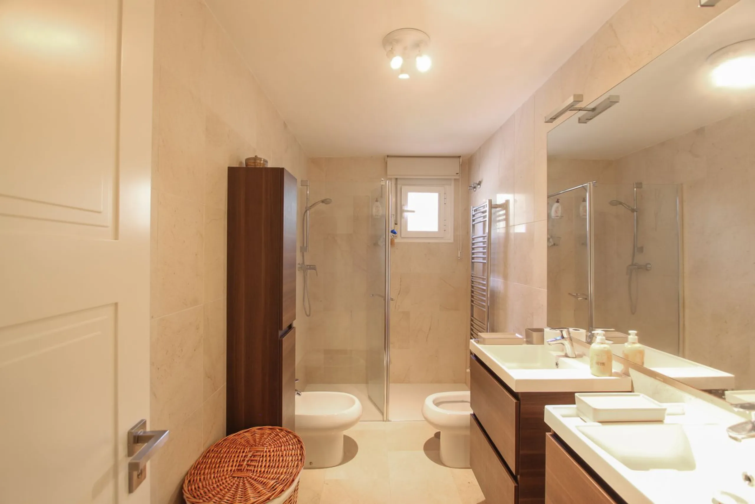 Apartment - Ground Floor Apartment в продаже в Marbella, Málaga. В доме 3 спален и 2 ванных комнат. Площадь дома 166 м²