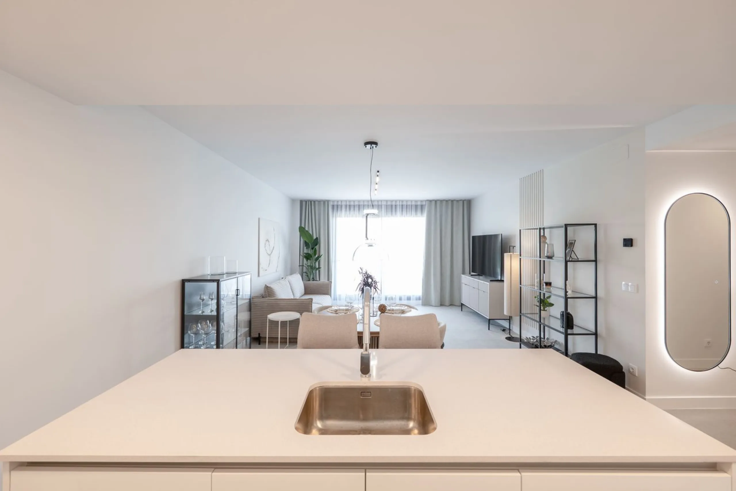 READY TO MOVE IN – BRAND NEW – RESALE