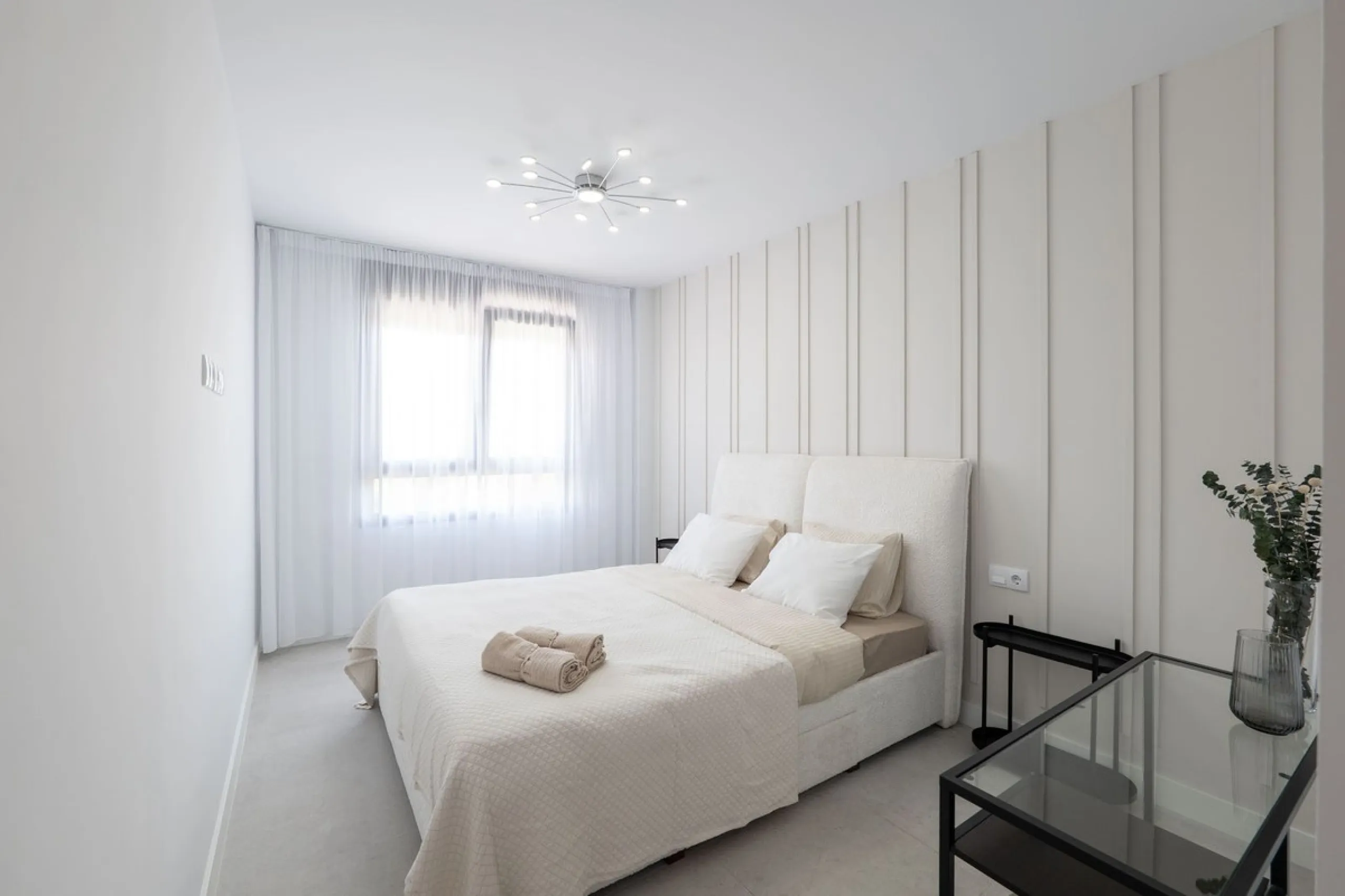 READY TO MOVE IN – BRAND NEW – RESALE