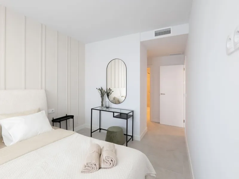 READY TO MOVE IN – BRAND NEW – RESALE
