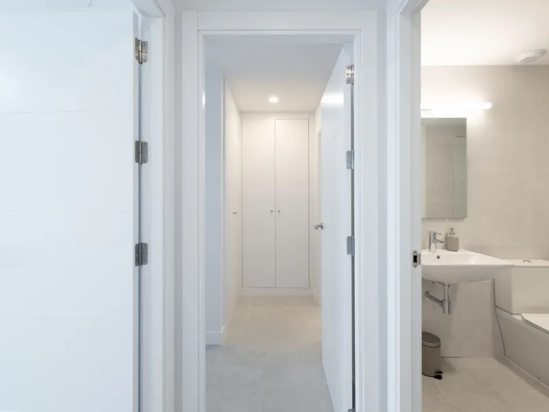 READY TO MOVE IN – BRAND NEW – RESALE