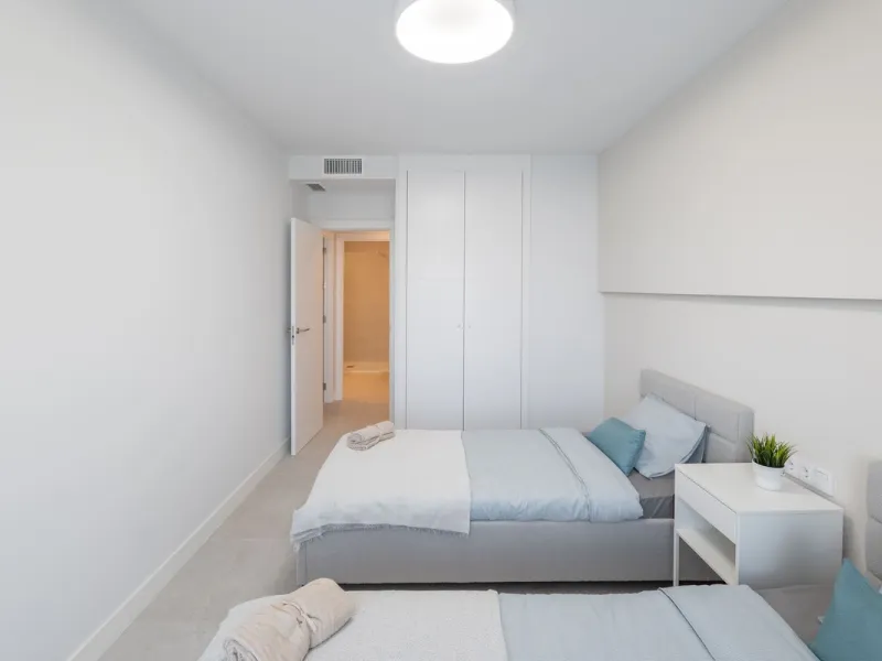 READY TO MOVE IN – BRAND NEW – RESALE