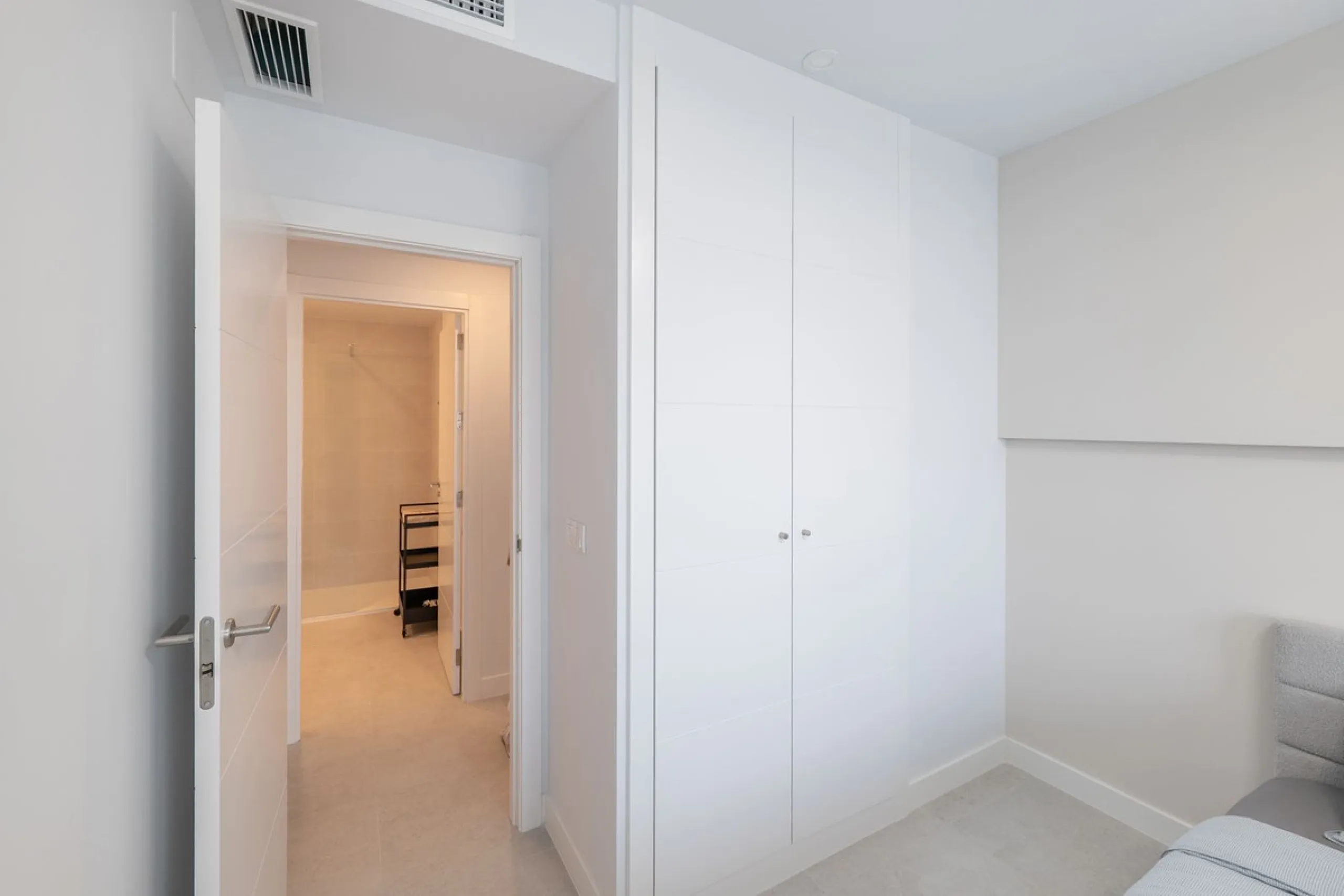READY TO MOVE IN – BRAND NEW – RESALE