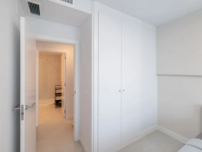 READY TO MOVE IN – BRAND NEW – RESALE
