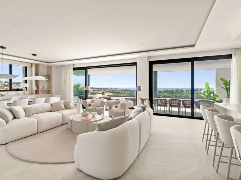Exclusive apartment in Santa Clara Golf with unbeatable sea and golf views.