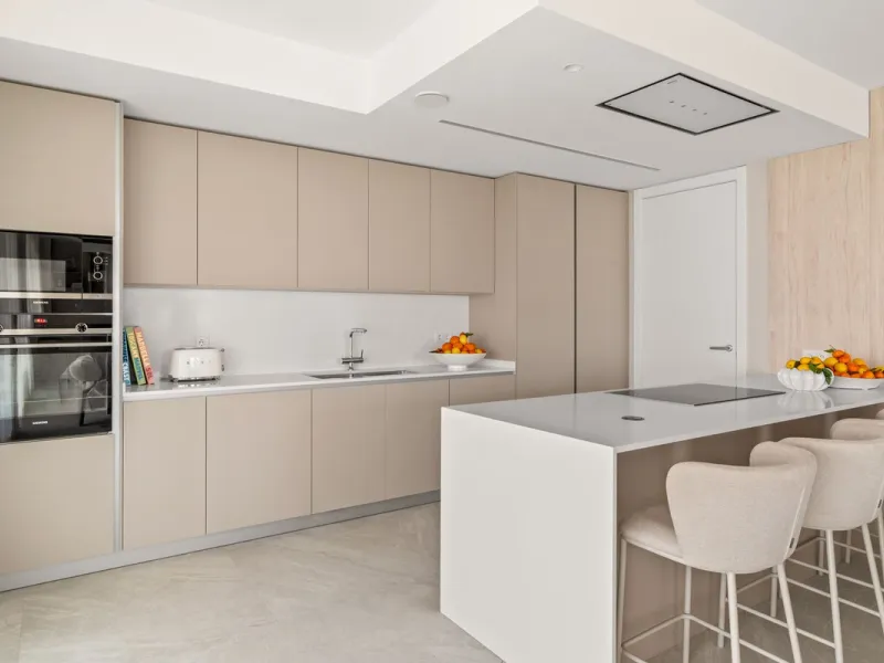 Exclusive apartment in Santa Clara Golf with unbeatable sea and golf views.