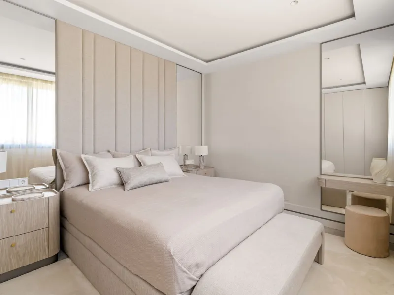 Exclusive apartment in Santa Clara Golf with unbeatable sea and golf views.