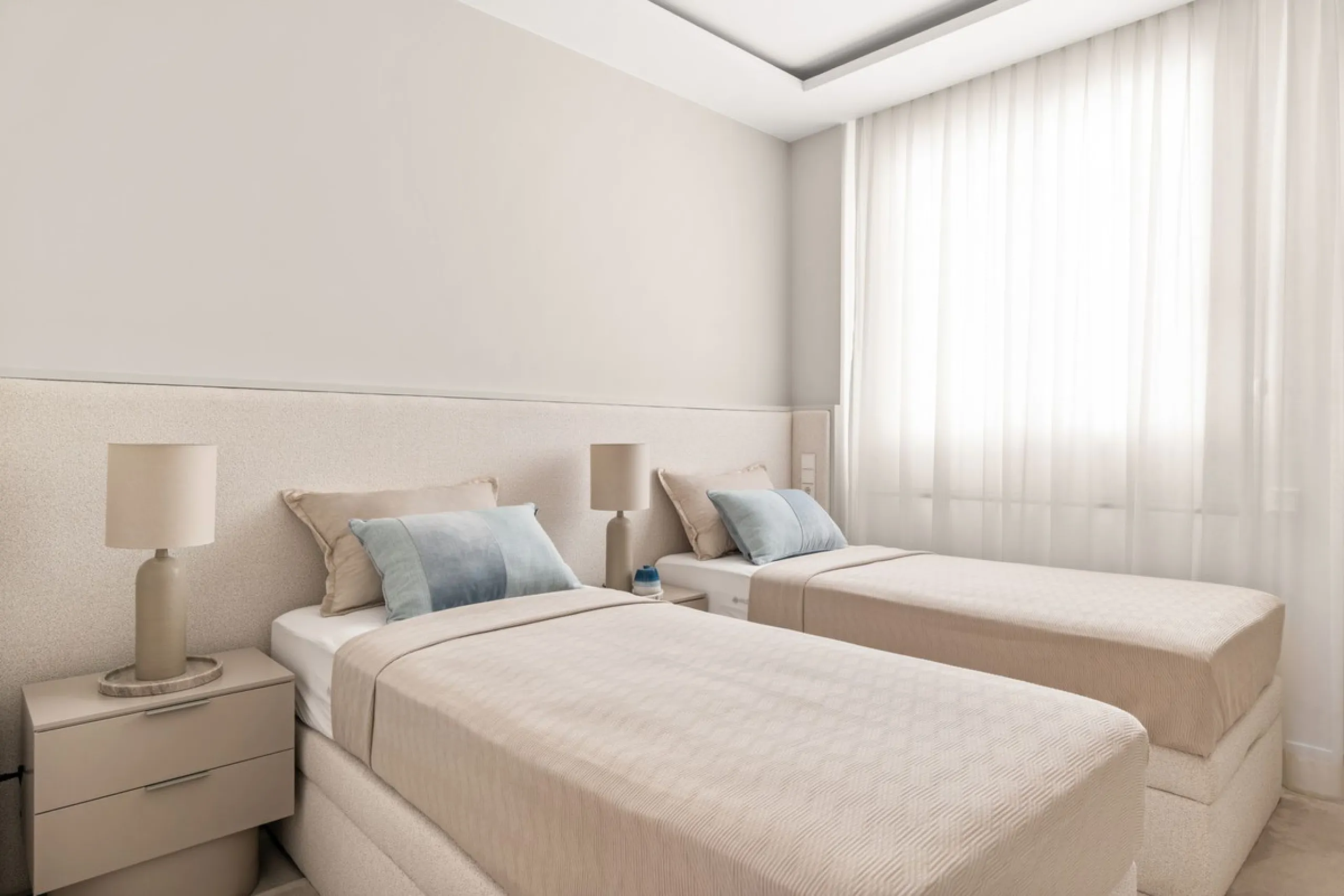 Exclusive apartment in Santa Clara Golf with unbeatable sea and golf views.