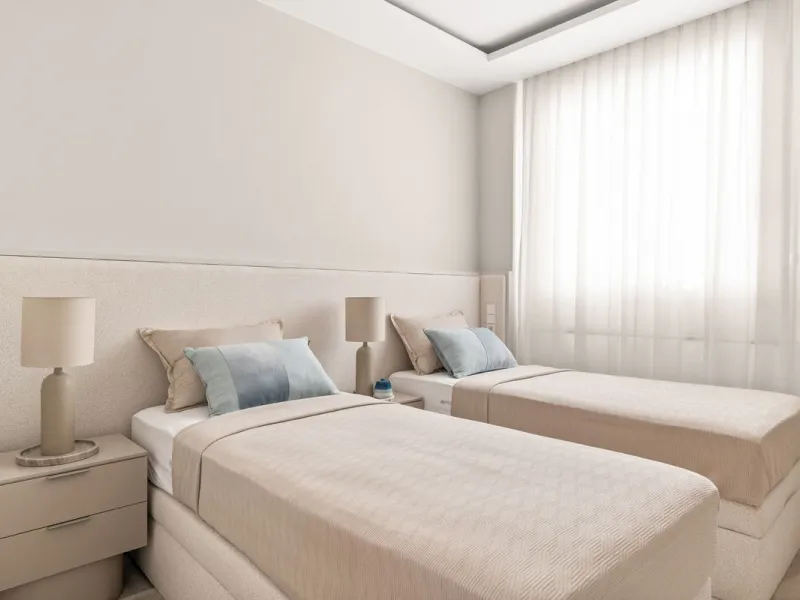 Exclusive apartment in Santa Clara Golf with unbeatable sea and golf views.