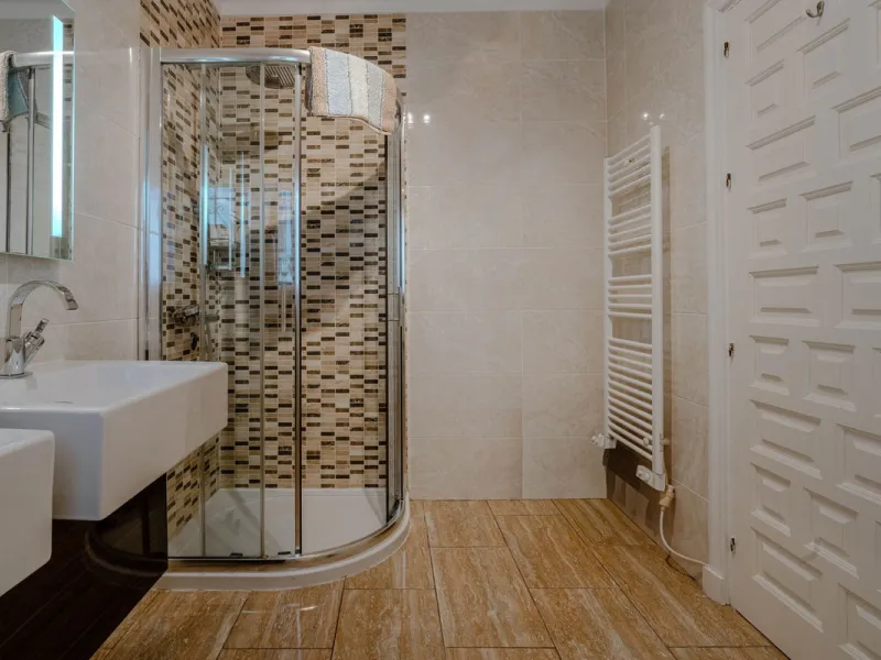 House - Detached Villa в продаже в El Paraiso, Málaga. В доме 4 спален и 3 ванных комнат. Площадь дома 260 м². Площадь участка 1900 м²