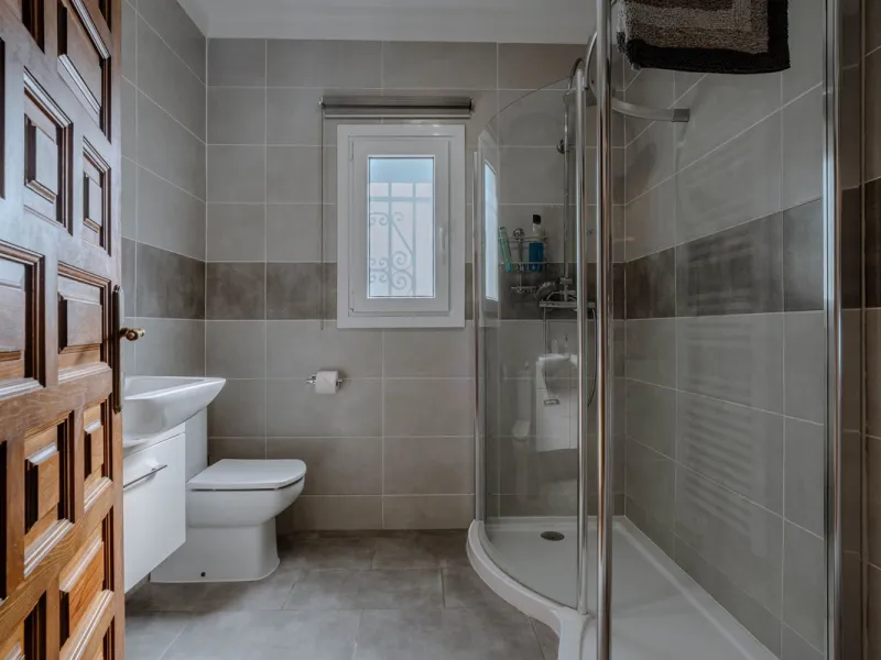 House - Detached Villa в продаже в El Paraiso, Málaga. В доме 4 спален и 3 ванных комнат. Площадь дома 260 м². Площадь участка 1900 м²