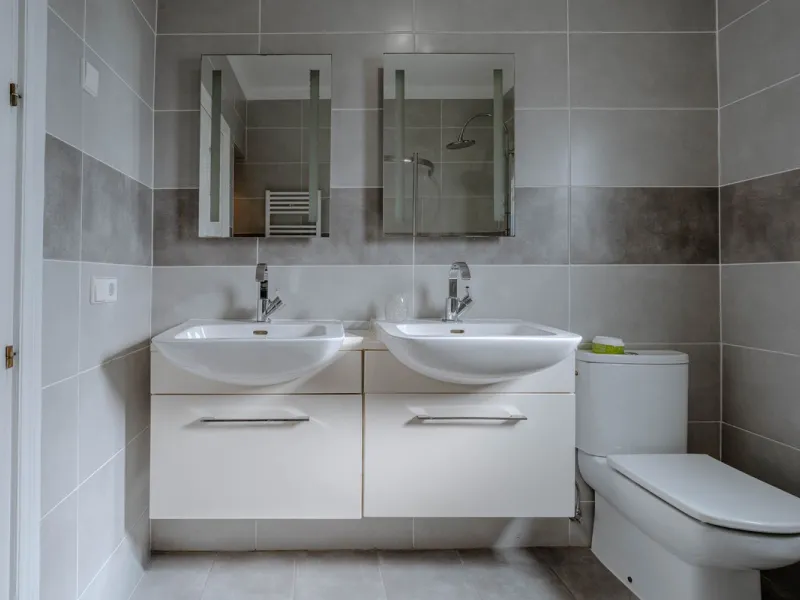 House - Detached Villa в продаже в El Paraiso, Málaga. В доме 4 спален и 3 ванных комнат. Площадь дома 260 м². Площадь участка 1900 м²