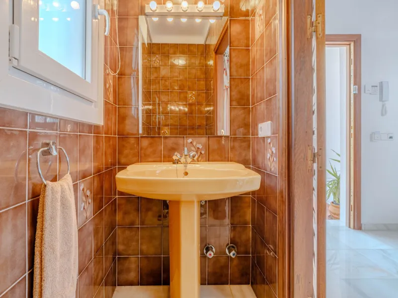 House - Detached Villa в продаже в El Paraiso, Málaga. В доме 4 спален и 3 ванных комнат. Площадь дома 260 м². Площадь участка 1900 м²