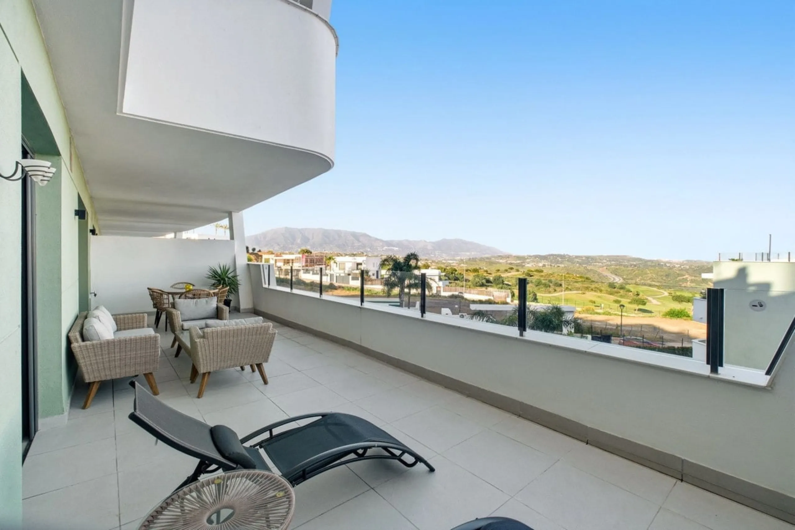 Moderne Wohnung mit zwei Schlafzimmern in Calanova Golf