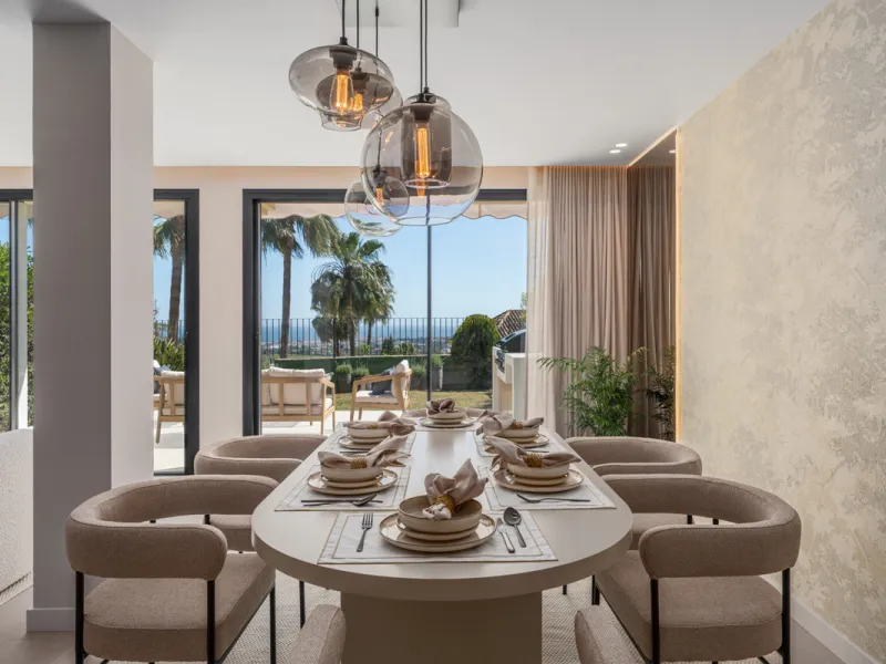 Maison Vue is a meticulously renovated three-level townhouse for sale located in the secure, well-maintained community of La Quinta Hills in Benahavís. Fully renovated in 2024, this property showcases a seamless blend of Mediterranean tranquility and Scan