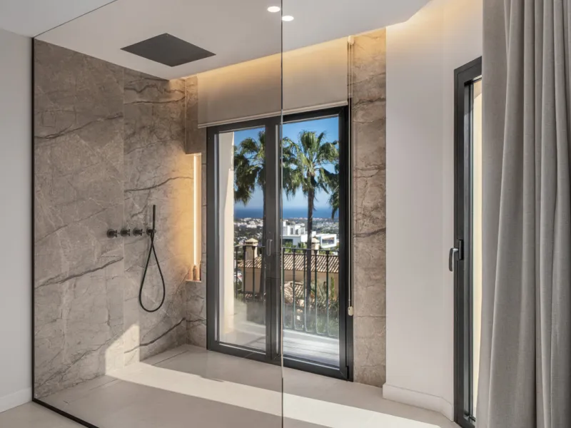 Maison Vue is a meticulously renovated three-level townhouse for sale located in the secure, well-maintained community of La Quinta Hills in Benahavís. Fully renovated in 2024, this property showcases a seamless blend of Mediterranean tranquility and Scan