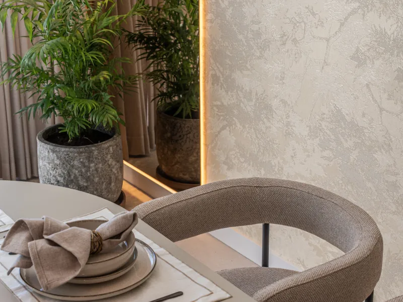 Maison Vue is a meticulously renovated three-level townhouse for sale located in the secure, well-maintained community of La Quinta Hills in Benahavís. Fully renovated in 2024, this property showcases a seamless blend of Mediterranean tranquility and Scan