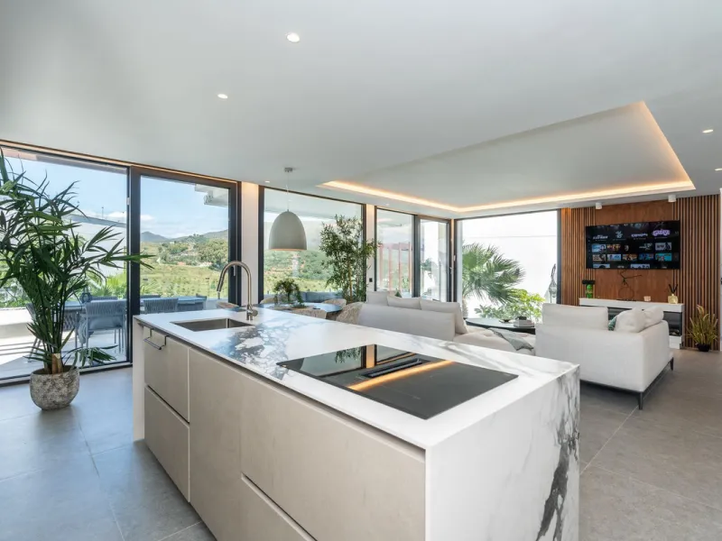 Fantastic luxury modern villa right in the heart of La Cala Resort.  Here you have everything you ever asked for luminous, luxury , loveable, villa.  Panoramic views from the Solarium whilst relaxing in the jacuzzi of the Golf, the undulated sourounding m