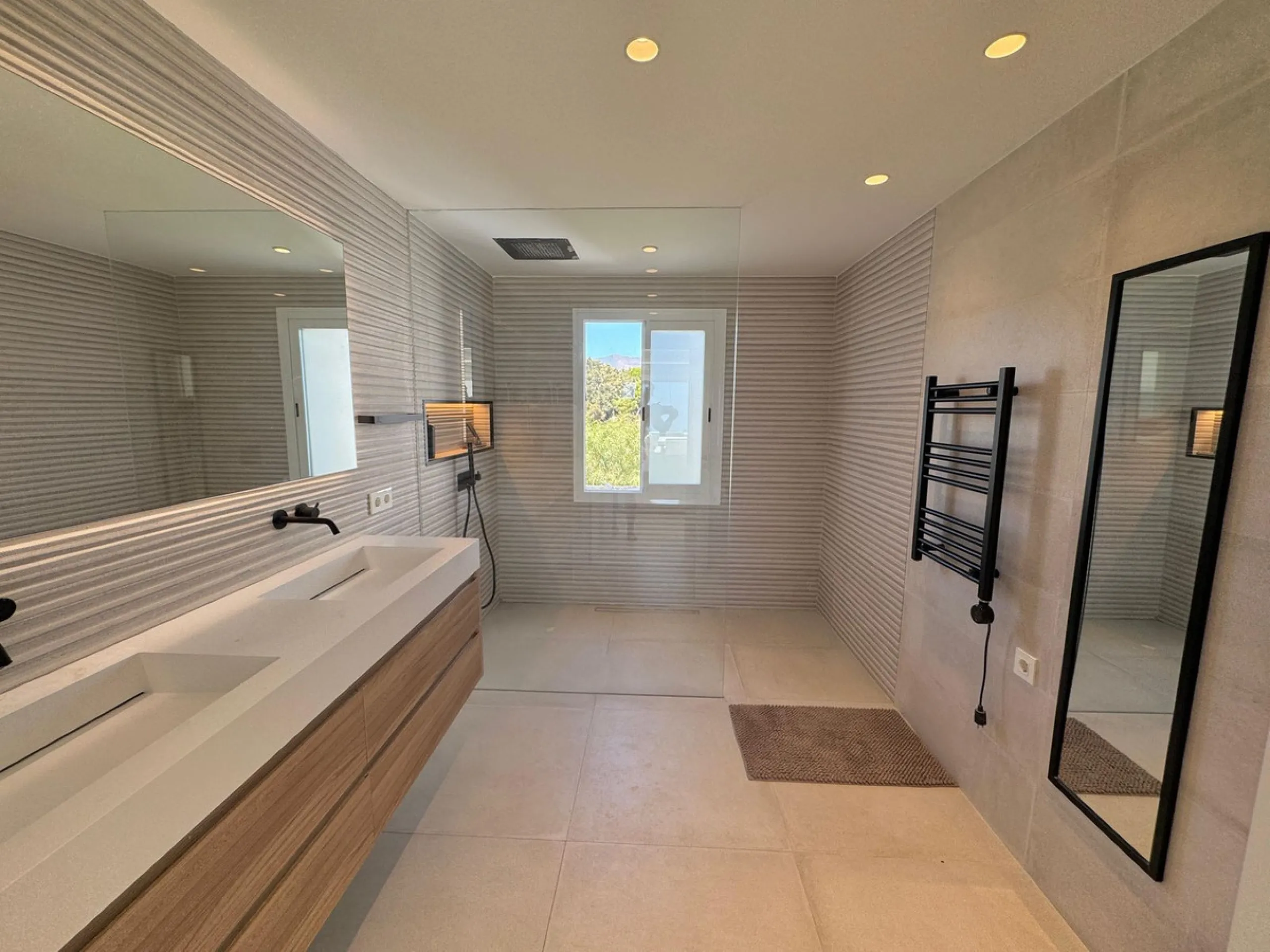 Beachfront Duplex Penthouse in Dominion Beach