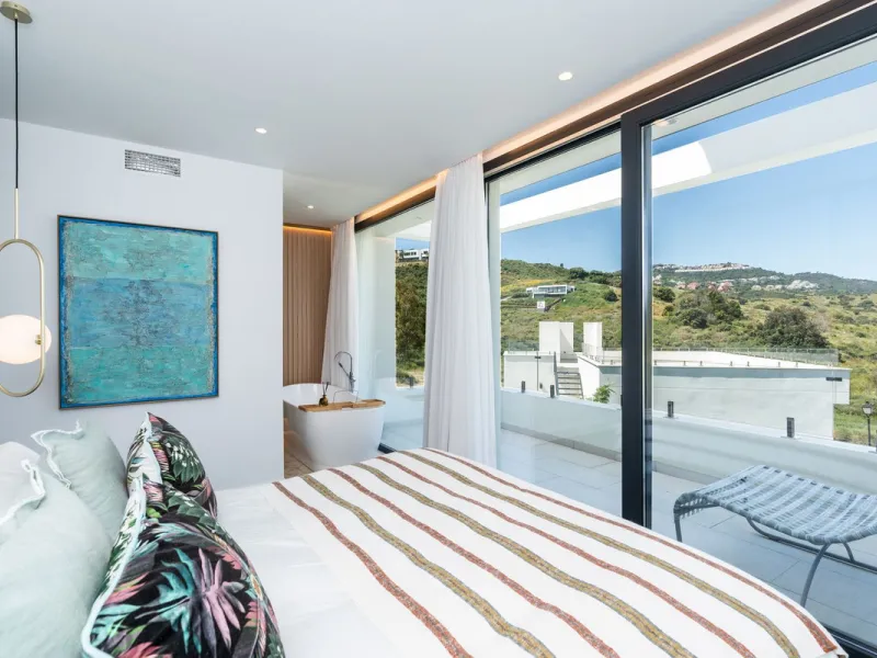 Fantastic luxury modern villa right in the heart of La Cala Resort.  Here you have everything you ever asked for luminous, luxury , loveable, villa.  Panoramic views from the Solarium whilst relaxing in the jacuzzi of the Golf, the undulated sourounding m