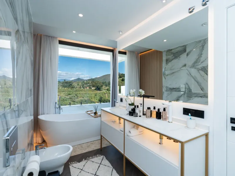 Fantastic luxury modern villa right in the heart of La Cala Resort.  Here you have everything you ever asked for luminous, luxury , loveable, villa.  Panoramic views from the Solarium whilst relaxing in the jacuzzi of the Golf, the undulated sourounding m