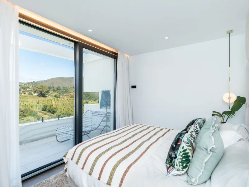 Fantastic luxury modern villa right in the heart of La Cala Resort.  Here you have everything you ever asked for luminous, luxury , loveable, villa.  Panoramic views from the Solarium whilst relaxing in the jacuzzi of the Golf, the undulated sourounding m