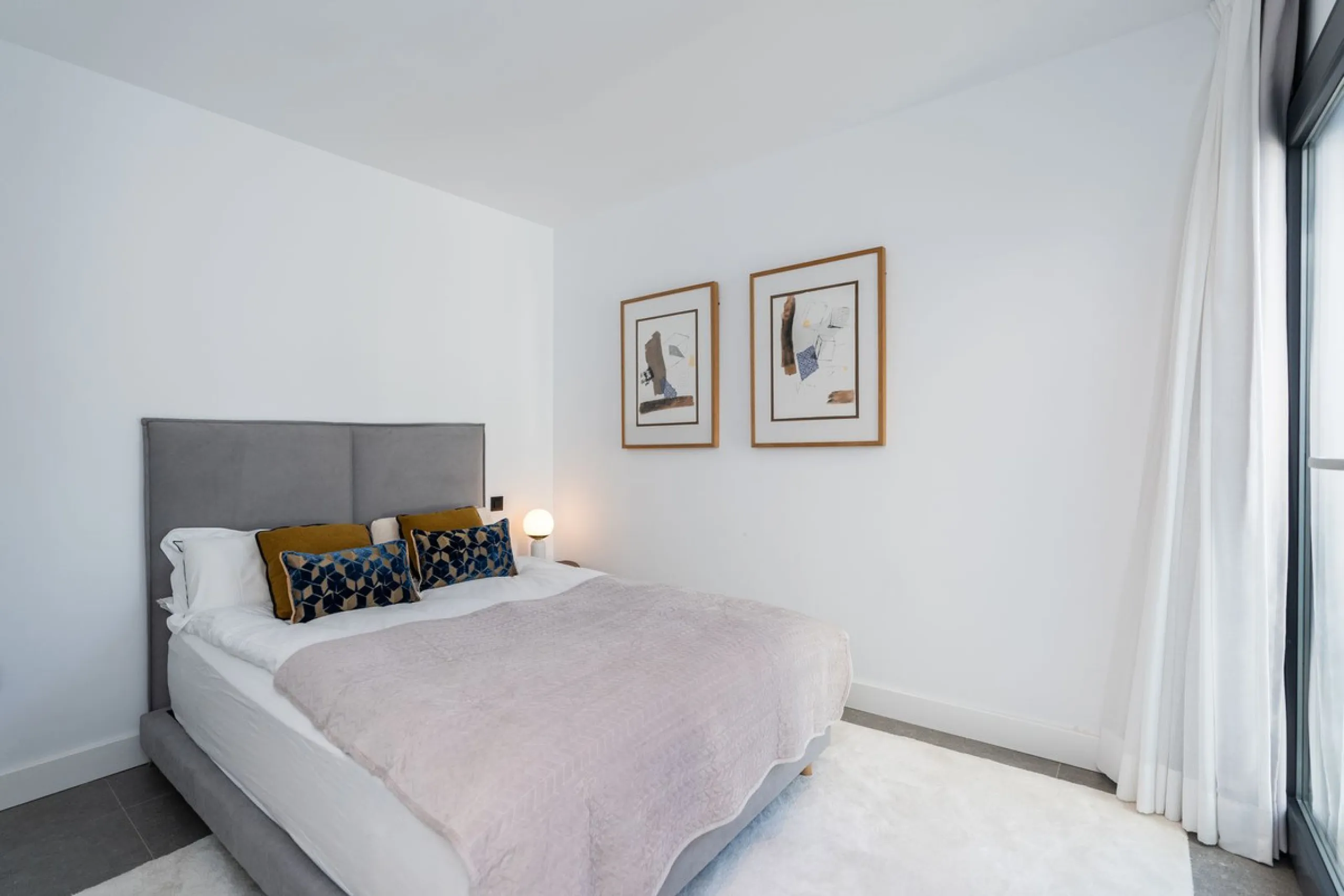 Fantastic luxury modern villa right in the heart of La Cala Resort.  Here you have everything you ever asked for luminous, luxury , loveable, villa.  Panoramic views from the Solarium whilst relaxing in the jacuzzi of the Golf, the undulated sourounding m