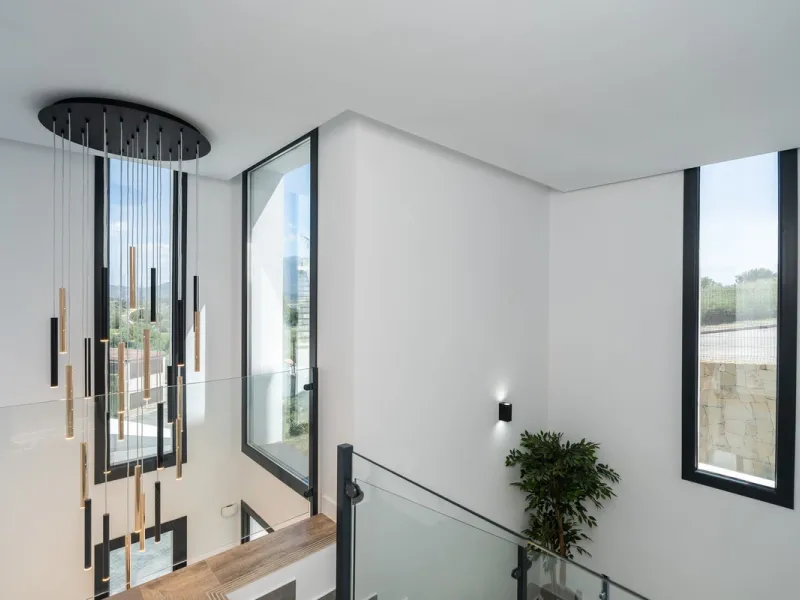 Fantastic luxury modern villa right in the heart of La Cala Resort.  Here you have everything you ever asked for luminous, luxury , loveable, villa.  Panoramic views from the Solarium whilst relaxing in the jacuzzi of the Golf, the undulated sourounding m