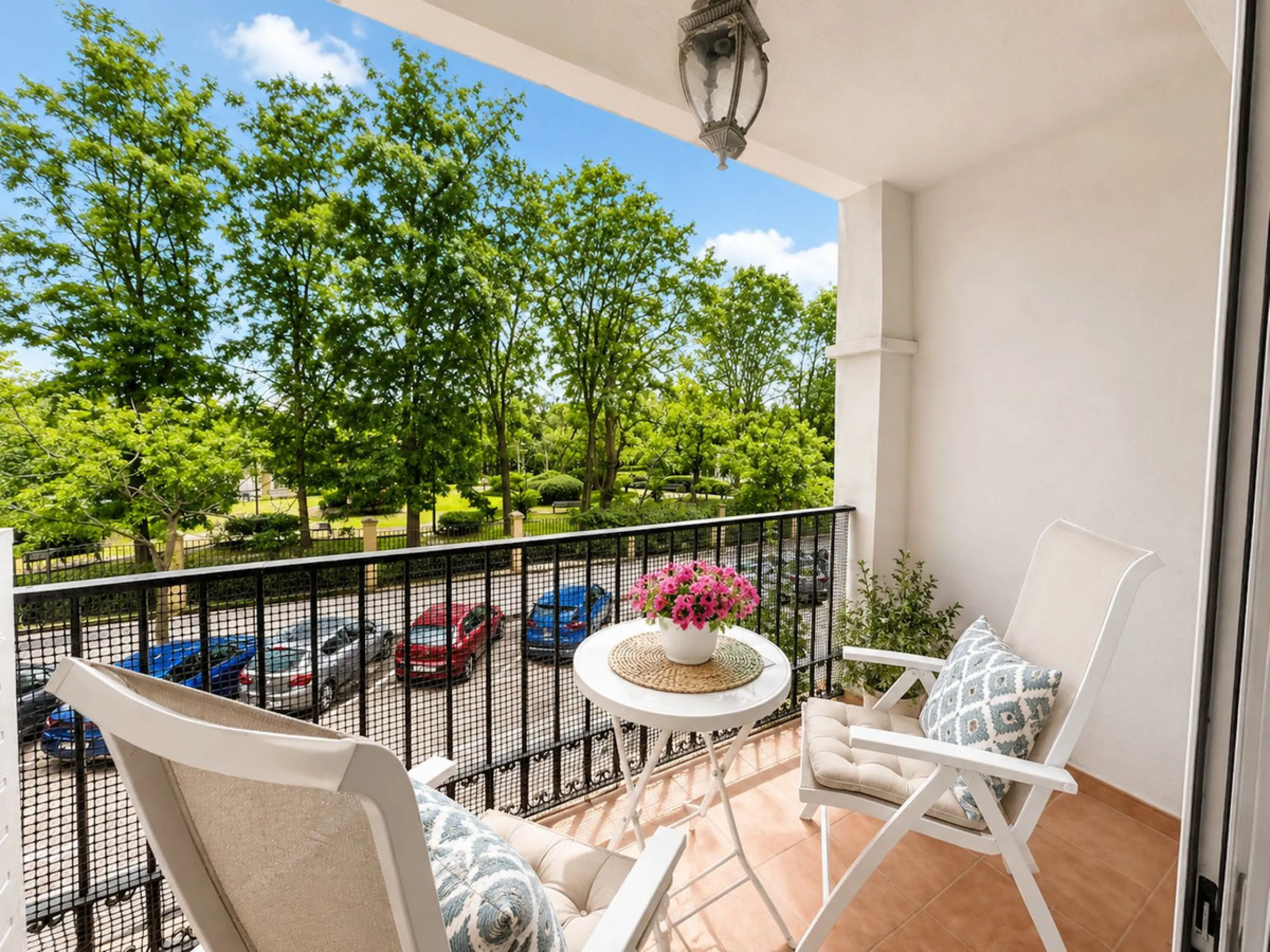 Elegance, Light and a Prime Location in Estepona