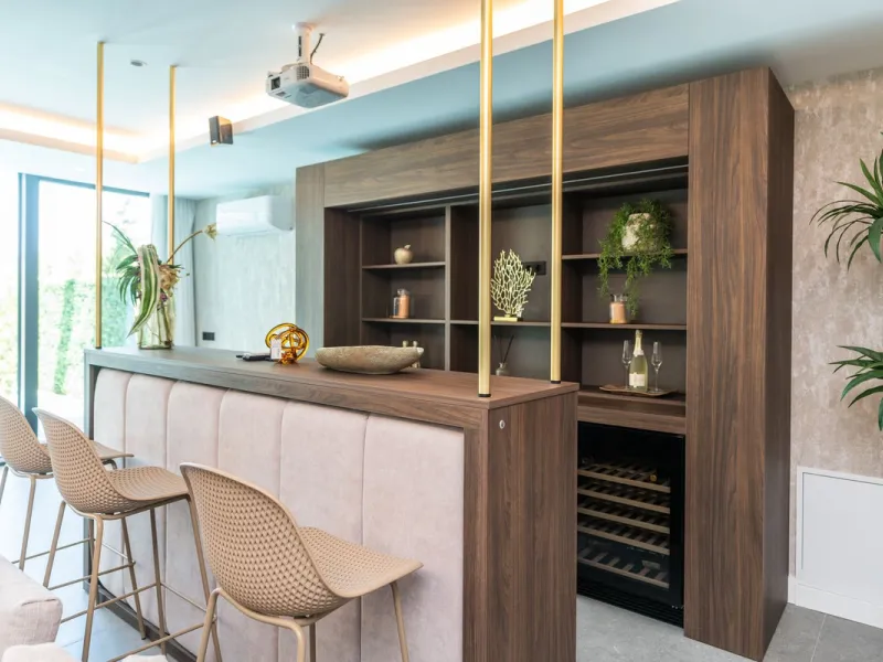 Fantastic luxury modern villa right in the heart of La Cala Resort.  Here you have everything you ever asked for luminous, luxury , loveable, villa.  Panoramic views from the Solarium whilst relaxing in the jacuzzi of the Golf, the undulated sourounding m