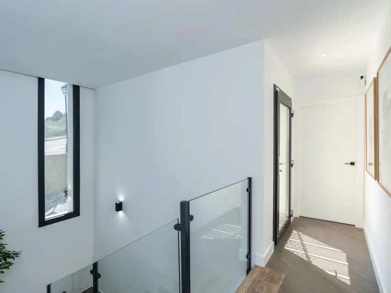 Fantastic luxury modern villa right in the heart of La Cala Resort.  Here you have everything you ever asked for luminous, luxury , loveable, villa.  Panoramic views from the Solarium whilst relaxing in the jacuzzi of the Golf, the undulated sourounding m