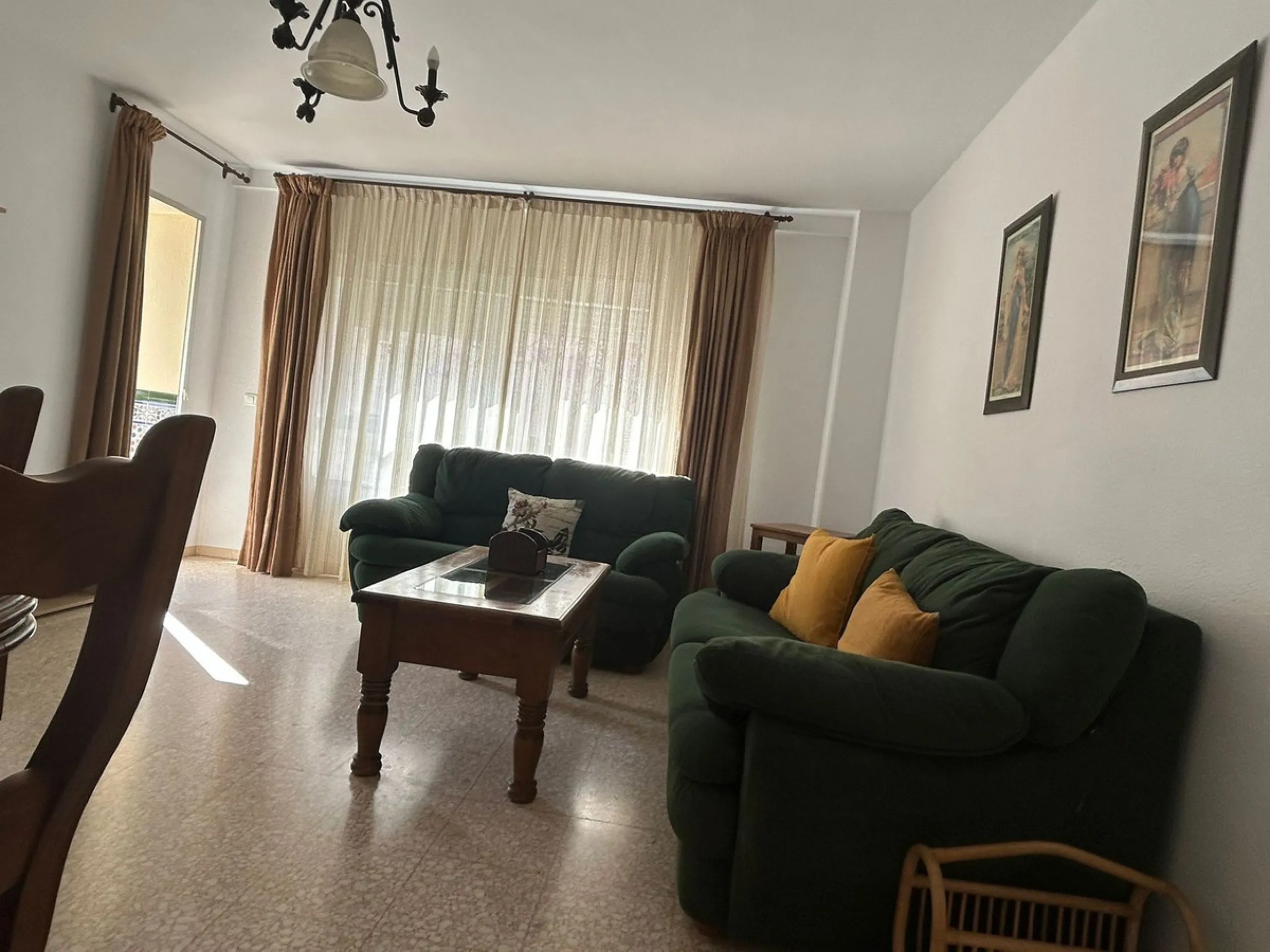 Discover your new home in Estepona! This wonderful apartment in the Tres Banderas development is the perfect opportunity to enjoy life near the beach. Just a five-minute walk from the coast, this bright first-floor apartment features four spacious bedroom