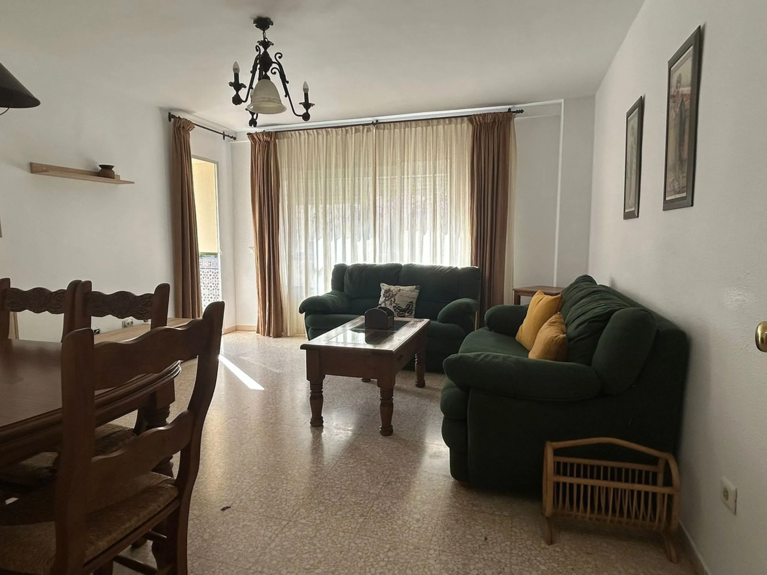 Discover your new home in Estepona! This wonderful apartment in the Tres Banderas development is the perfect opportunity to enjoy life near the beach. Just a five-minute walk from the coast, this bright first-floor apartment features four spacious bedroom