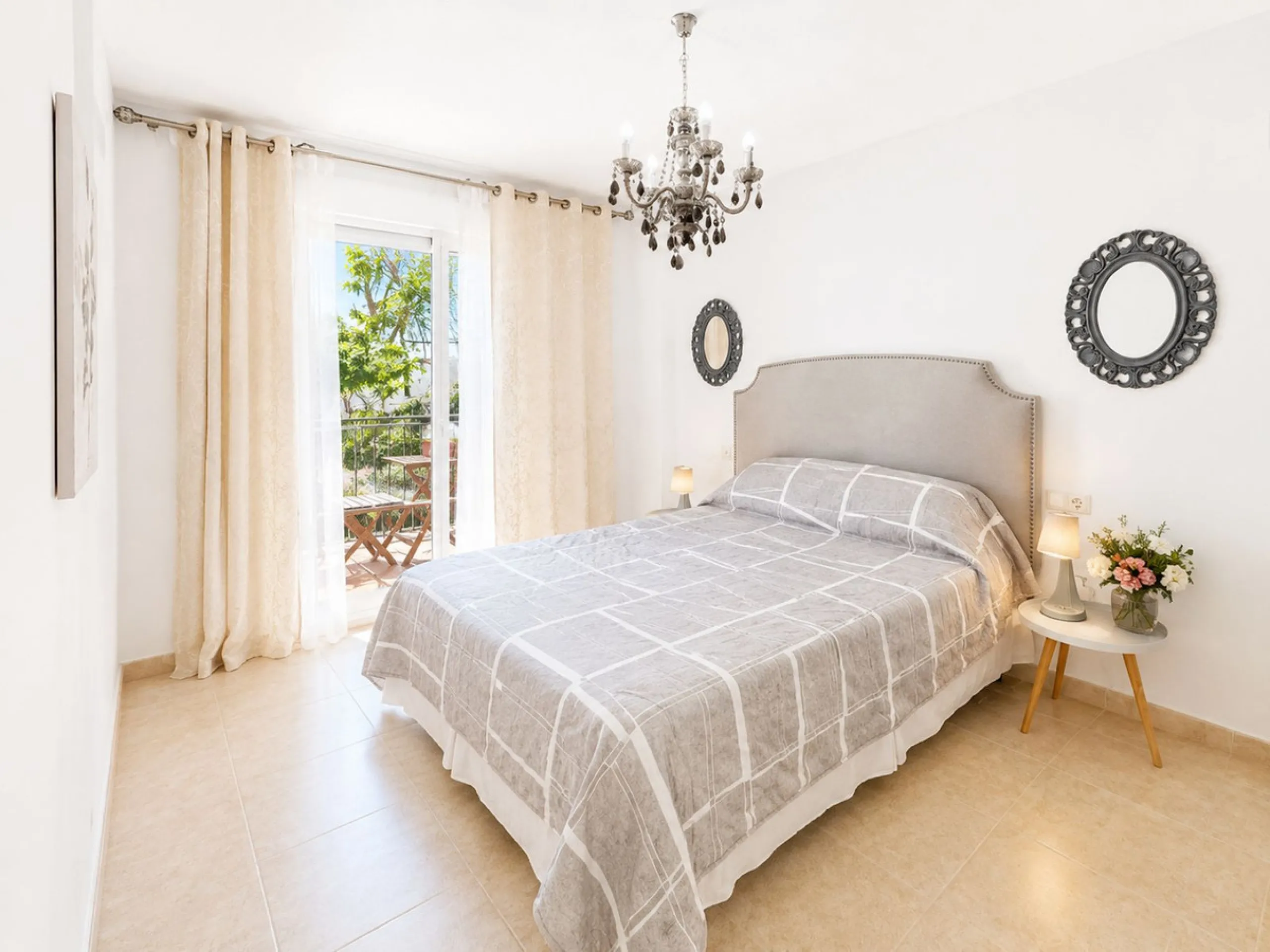 Elegance, Light and a Prime Location in Estepona