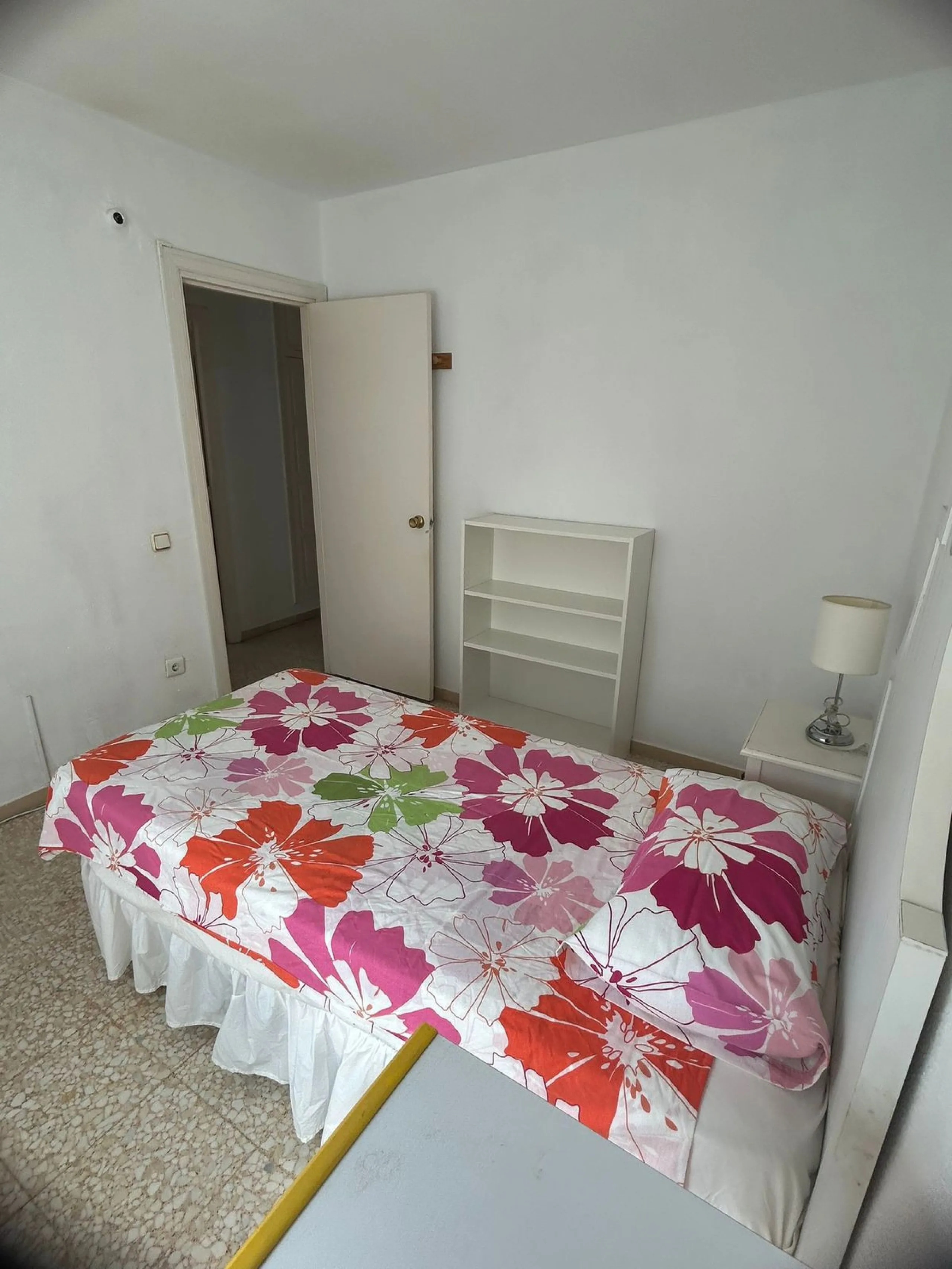 Discover your new home in Estepona! This wonderful apartment in the Tres Banderas development is the perfect opportunity to enjoy life near the beach. Just a five-minute walk from the coast, this bright first-floor apartment features four spacious bedroom