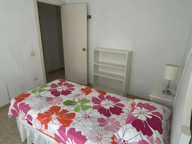 Discover your new home in Estepona! This wonderful apartment in the Tres Banderas development is the perfect opportunity to enjoy life near the beach. Just a five-minute walk from the coast, this bright first-floor apartment features four spacious bedroom