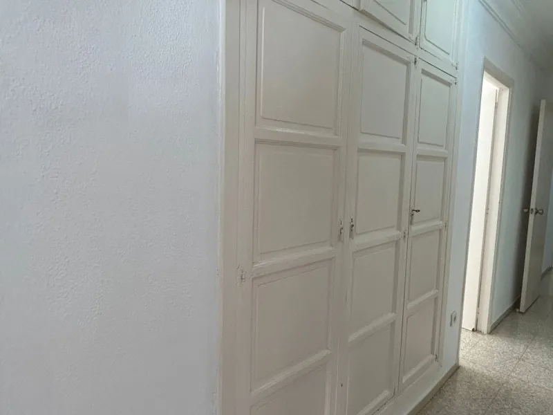 Discover your new home in Estepona! This wonderful apartment in the Tres Banderas development is the perfect opportunity to enjoy life near the beach. Just a five-minute walk from the coast, this bright first-floor apartment features four spacious bedroom