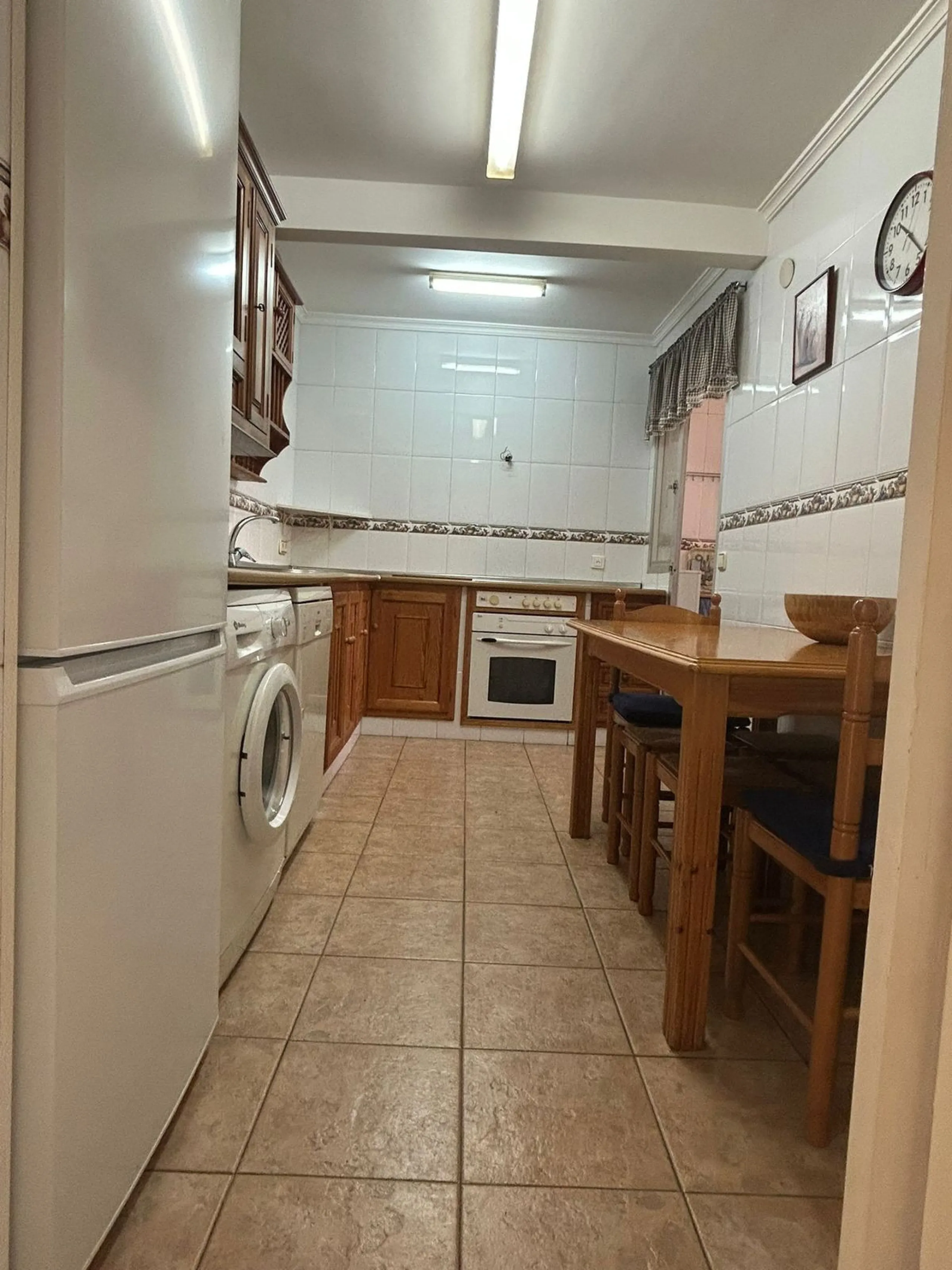 Discover your new home in Estepona! This wonderful apartment in the Tres Banderas development is the perfect opportunity to enjoy life near the beach. Just a five-minute walk from the coast, this bright first-floor apartment features four spacious bedroom