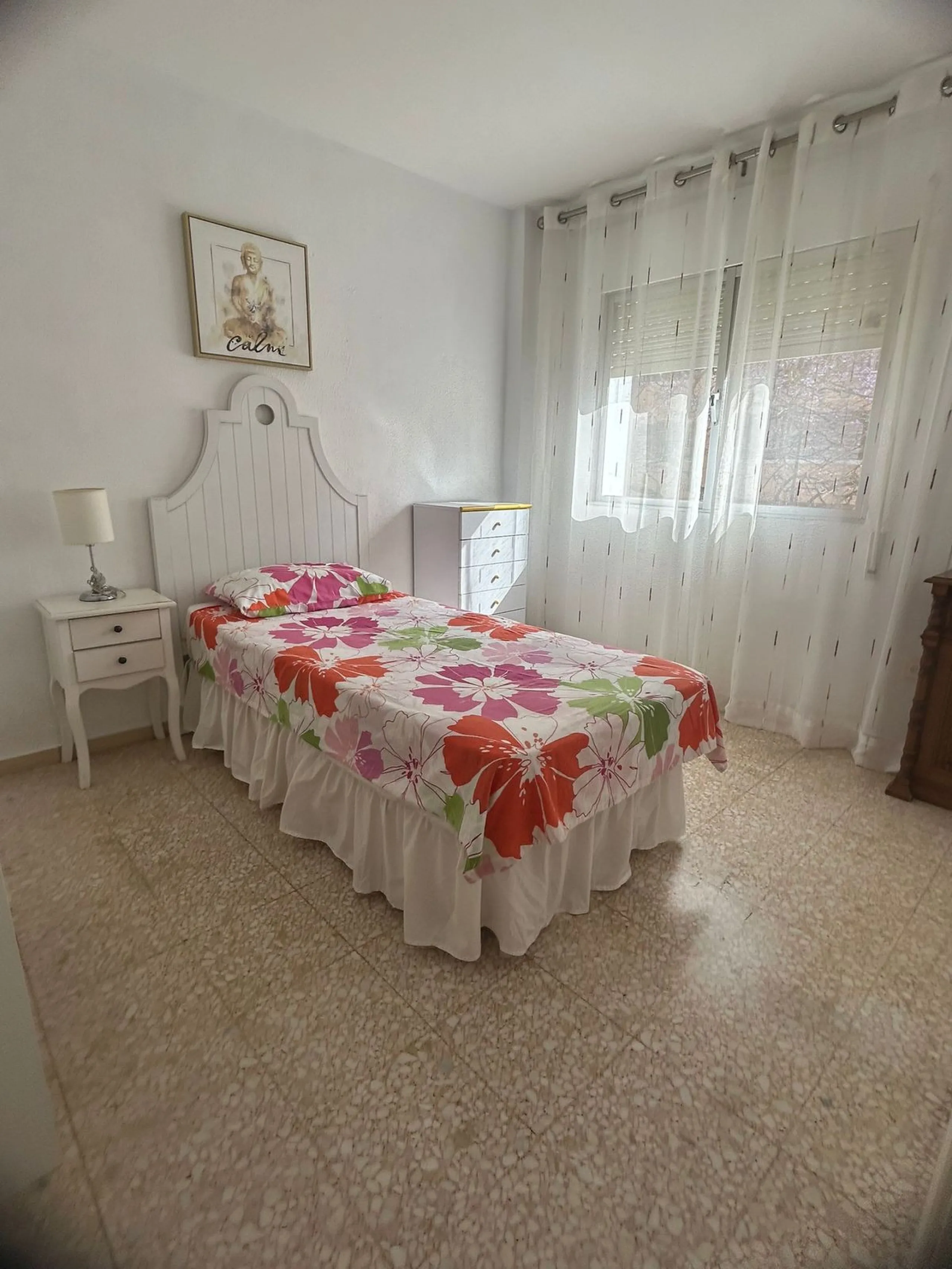 Discover your new home in Estepona! This wonderful apartment in the Tres Banderas development is the perfect opportunity to enjoy life near the beach. Just a five-minute walk from the coast, this bright first-floor apartment features four spacious bedroom