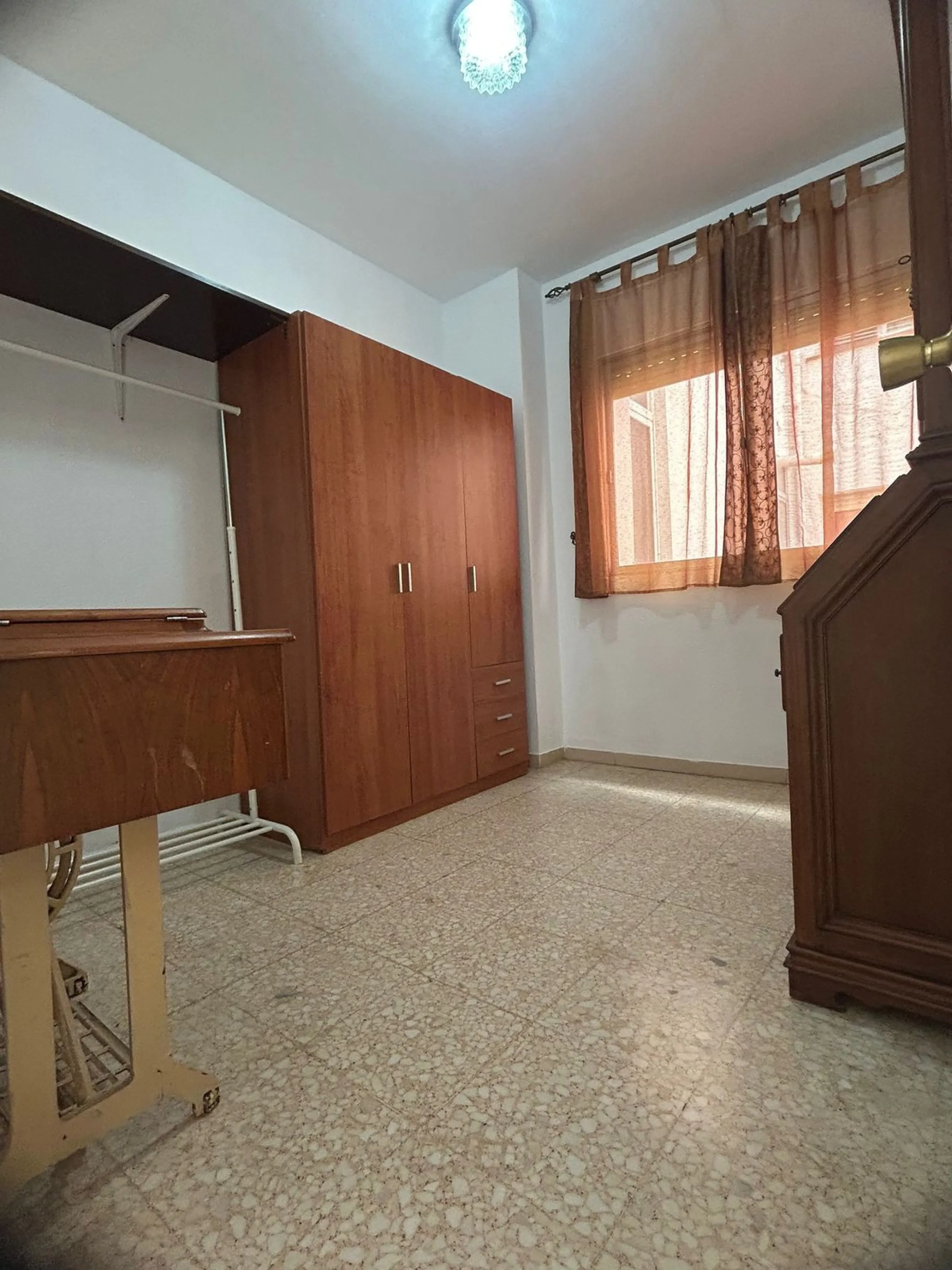 Discover your new home in Estepona! This wonderful apartment in the Tres Banderas development is the perfect opportunity to enjoy life near the beach. Just a five-minute walk from the coast, this bright first-floor apartment features four spacious bedroom