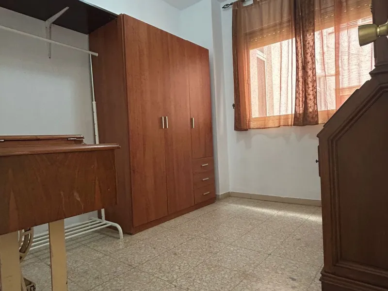 Discover your new home in Estepona! This wonderful apartment in the Tres Banderas development is the perfect opportunity to enjoy life near the beach. Just a five-minute walk from the coast, this bright first-floor apartment features four spacious bedroom