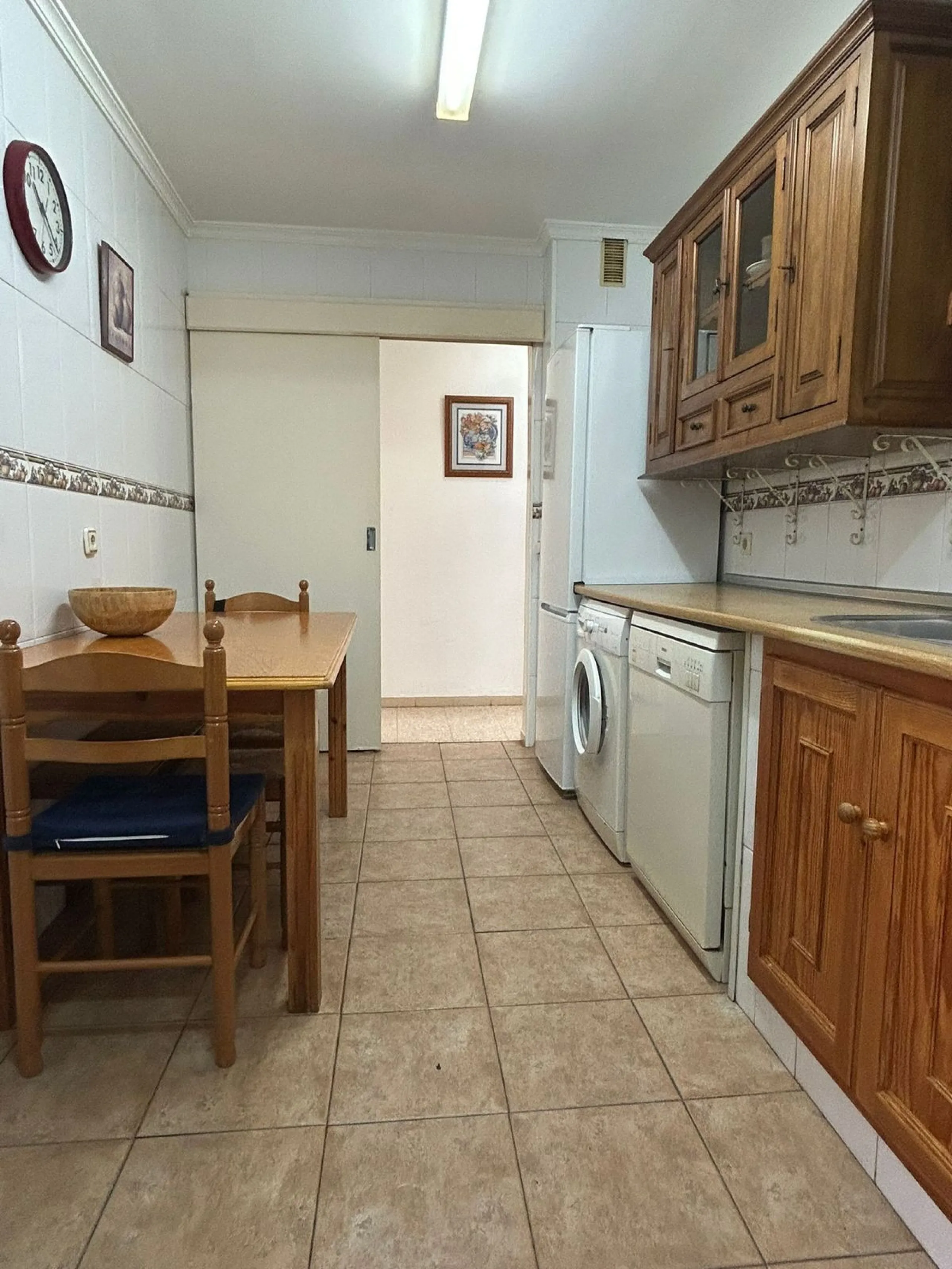 Discover your new home in Estepona! This wonderful apartment in the Tres Banderas development is the perfect opportunity to enjoy life near the beach. Just a five-minute walk from the coast, this bright first-floor apartment features four spacious bedroom