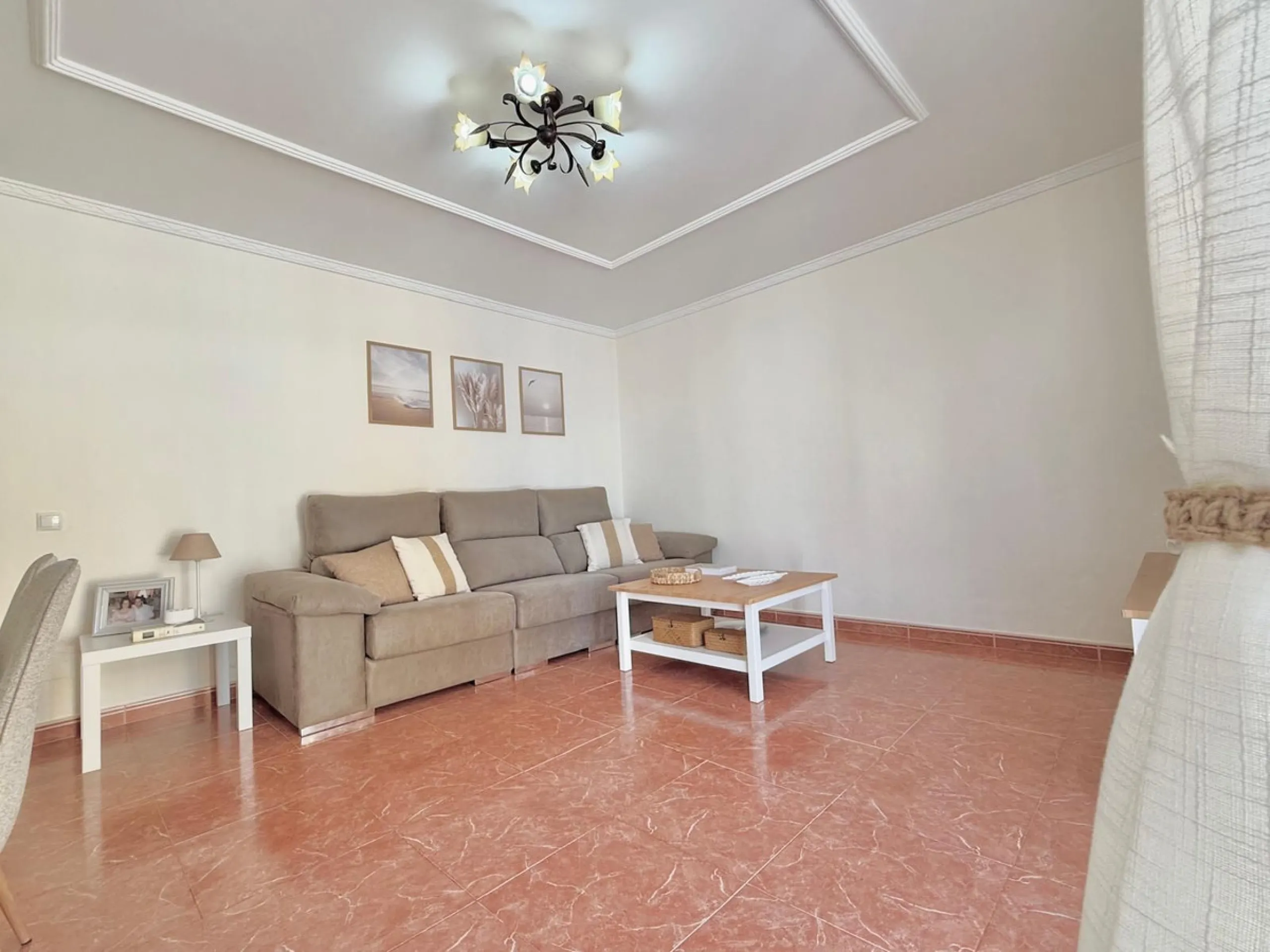 House - Townhouse в продаже в Fuengirola, Málaga. В доме 3 спален и 1 ванных комнат. Площадь дома 103 м²