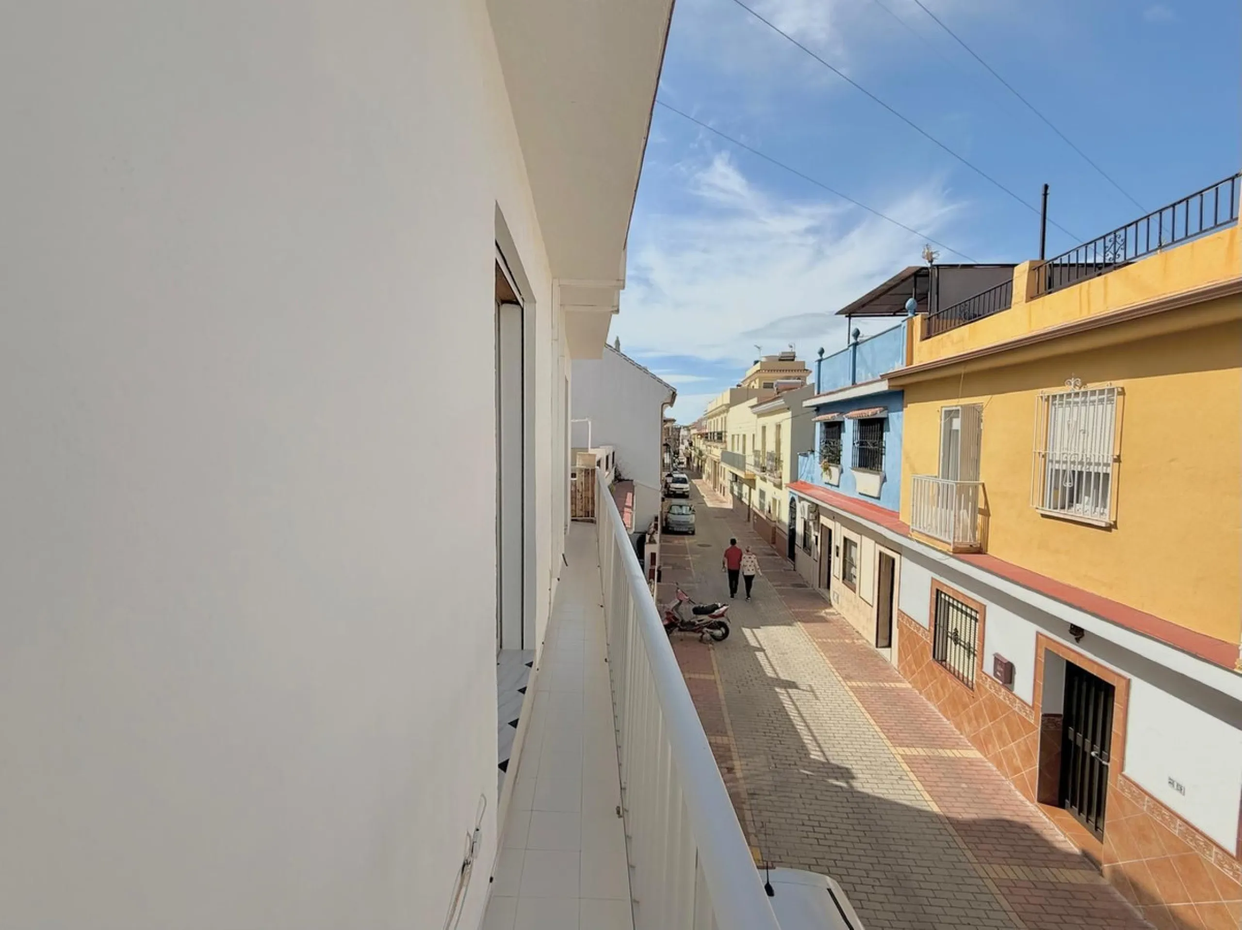 House - Townhouse в продаже в Fuengirola, Málaga. В доме 3 спален и 1 ванных комнат. Площадь дома 103 м²