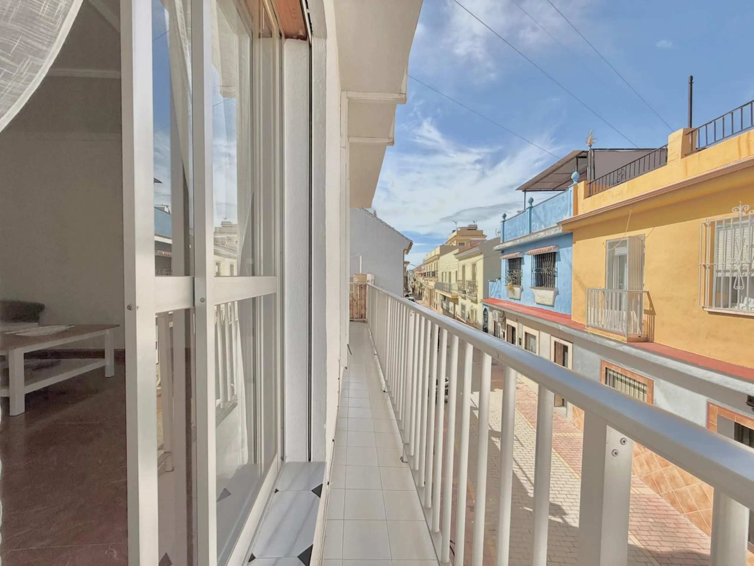 House - Townhouse в продаже в Fuengirola, Málaga. В доме 3 спален и 1 ванных комнат. Площадь дома 103 м²