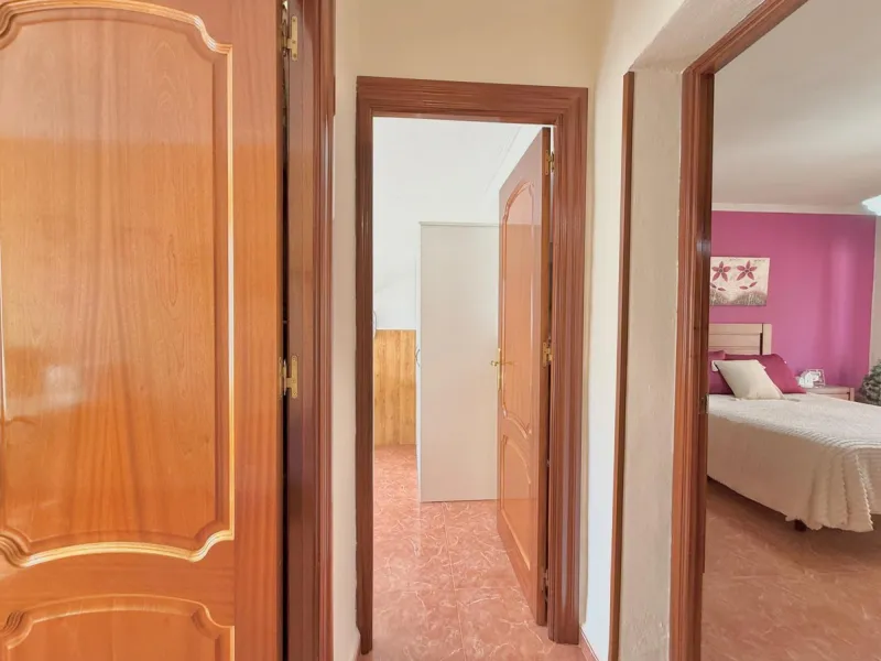 House - Townhouse в продаже в Fuengirola, Málaga. В доме 3 спален и 1 ванных комнат. Площадь дома 103 м²
