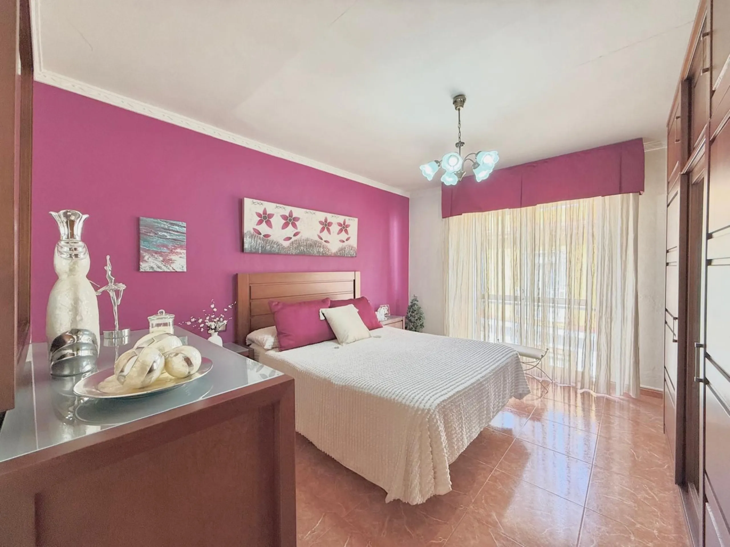 House - Townhouse в продаже в Fuengirola, Málaga. В доме 3 спален и 1 ванных комнат. Площадь дома 103 м²