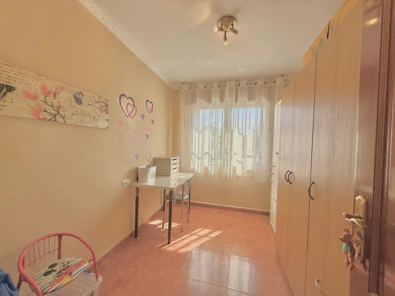 House - Townhouse в продаже в Fuengirola, Málaga. В доме 3 спален и 1 ванных комнат. Площадь дома 103 м²